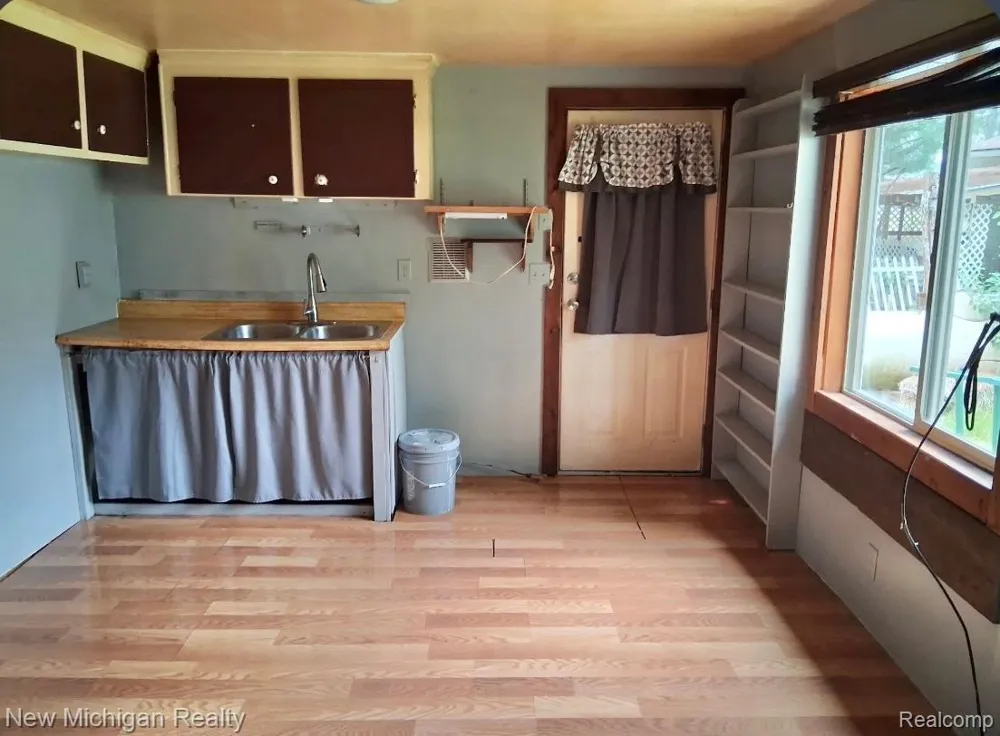 208 Hickory Street Hay Township, MI 48624