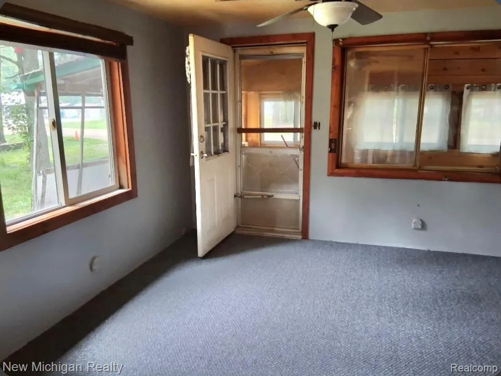 208 Hickory Street Hay Township, MI 48624