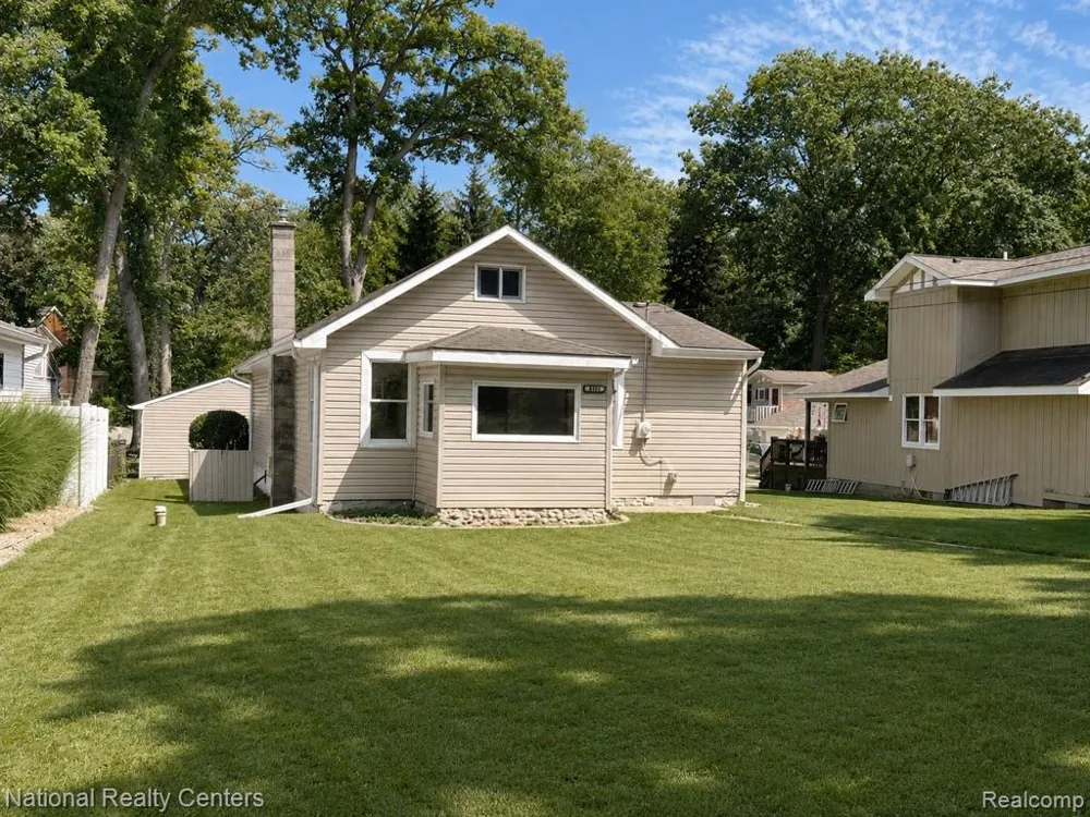 1919 Portpool Court West Bloomfield Charter Township, MI 48324