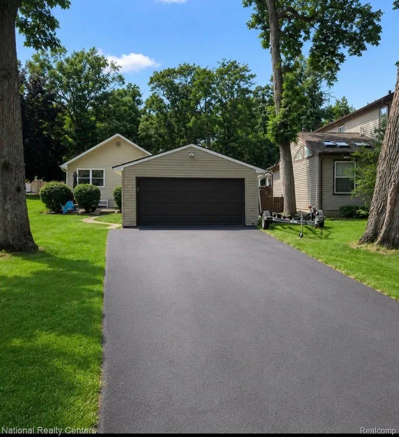 1919 Portpool Court West Bloomfield Charter Township, MI 48324