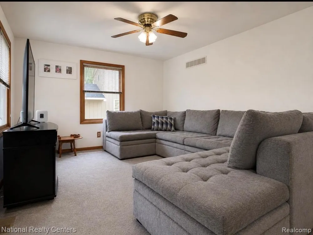 1919 Portpool Court West Bloomfield Charter Township, MI 48324