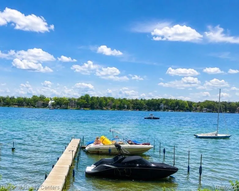1919 Portpool Court West Bloomfield Charter Township, MI 48324
