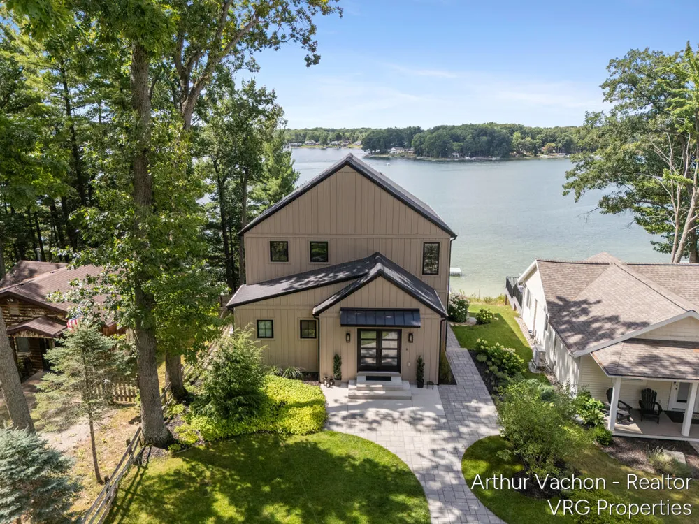 5722 El Camino Drive Croton Township, MI 49337