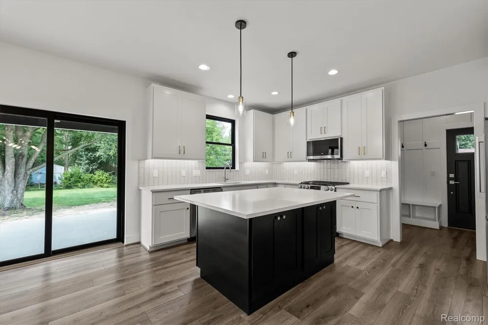 2065 Richwood Road Auburn Hills City, MI 48326