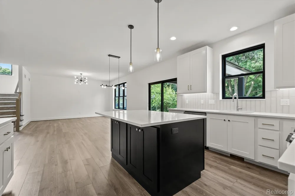 2065 Richwood Road Auburn Hills City, MI 48326