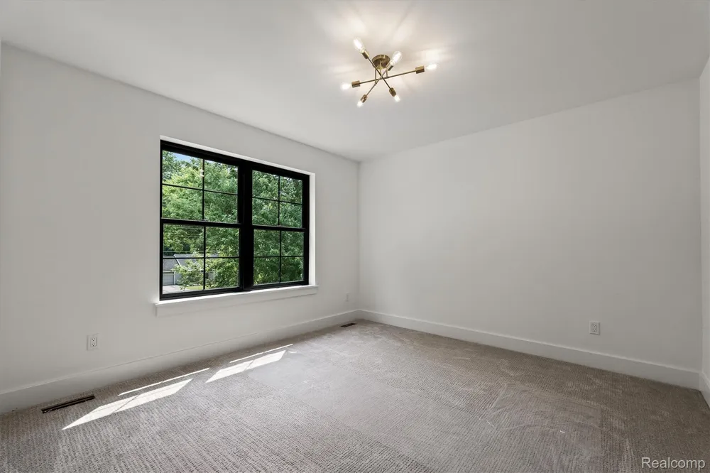 2065 Richwood Road Auburn Hills City, MI 48326