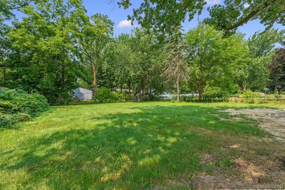 2065 Richwood Road Auburn Hills City, MI 48326