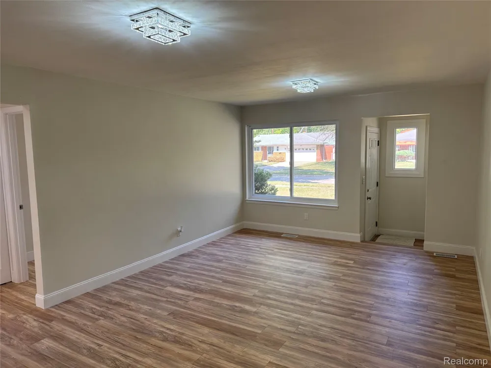 19980 Dorset Street Southfield City, MI 48075