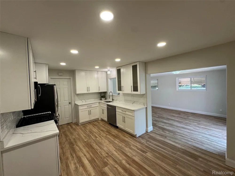 19980 Dorset Street Southfield City, MI 48075