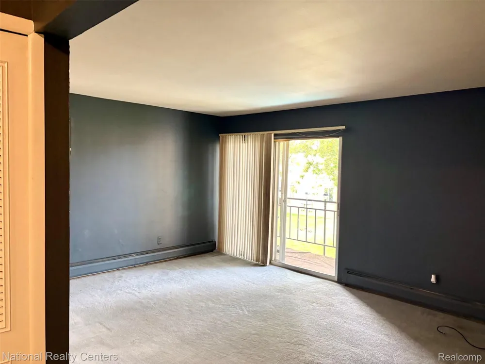 1669 Cass Lake Road #D Keego Harbor City, MI 48320