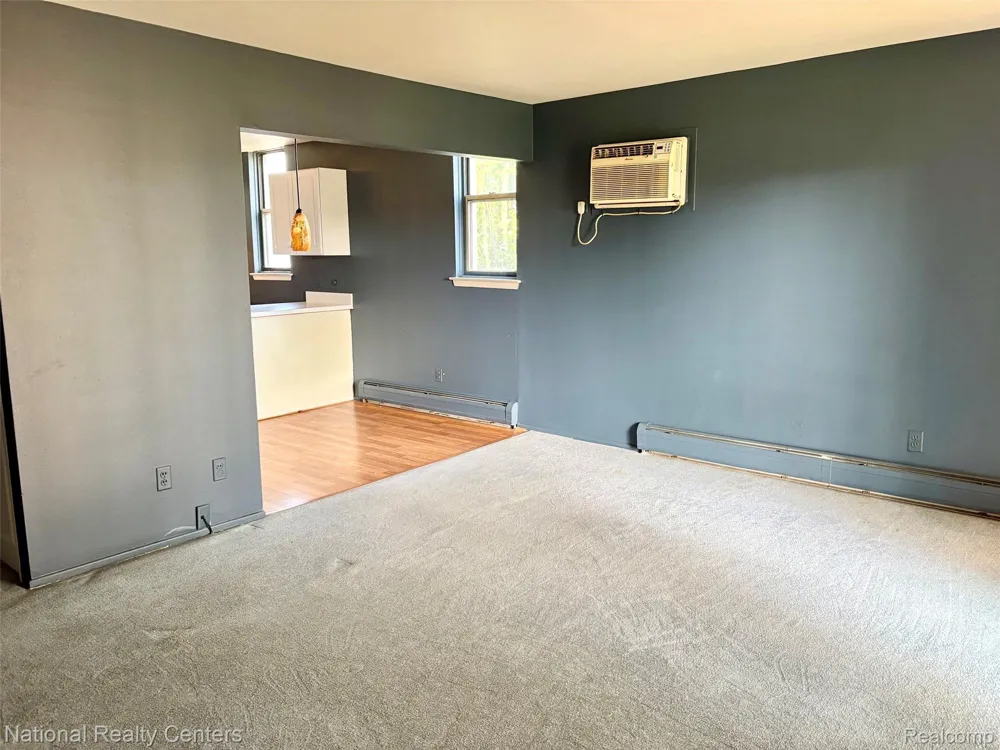 1669 Cass Lake Road #D Keego Harbor City, MI 48320