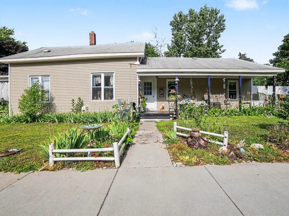 215 E Melendy Street Ludington City, MI 49431