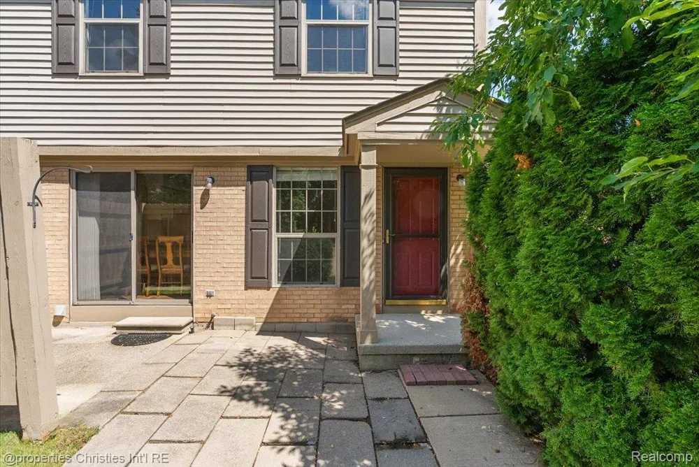 3173 Hidden Ridge Drive Waterford Charter Township, MI 48328