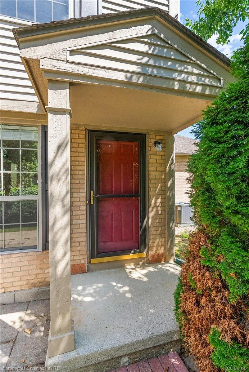 3173 Hidden Ridge Drive Waterford Charter Township, MI 48328