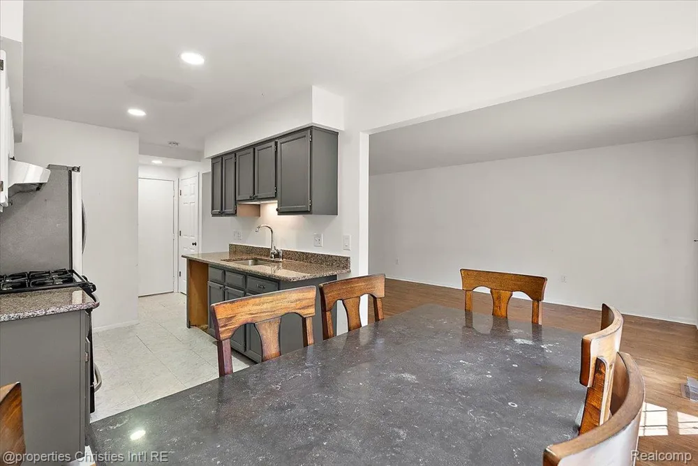 3173 Hidden Ridge Drive Waterford Charter Township, MI 48328