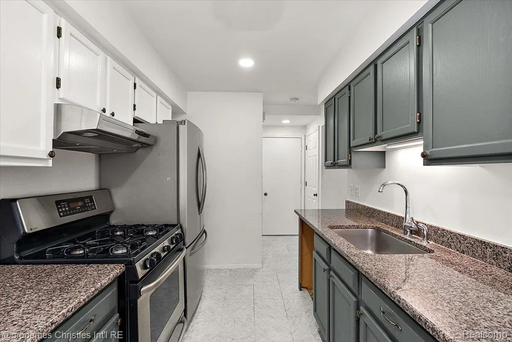 3173 Hidden Ridge Drive Waterford Charter Township, MI 48328
