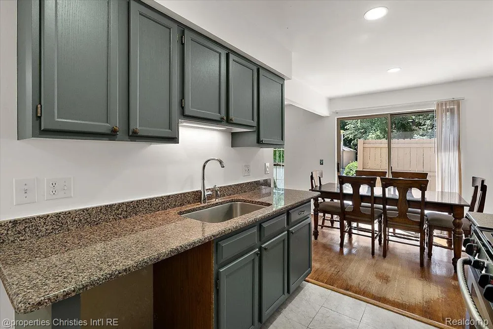 3173 Hidden Ridge Drive Waterford Charter Township, MI 48328