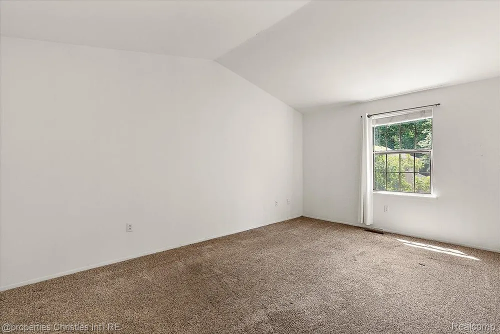 3173 Hidden Ridge Drive Waterford Charter Township, MI 48328