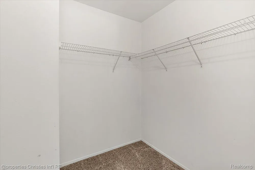 3173 Hidden Ridge Drive Waterford Charter Township, MI 48328