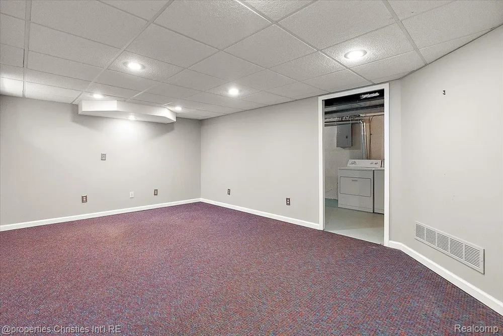 3173 Hidden Ridge Drive Waterford Charter Township, MI 48328
