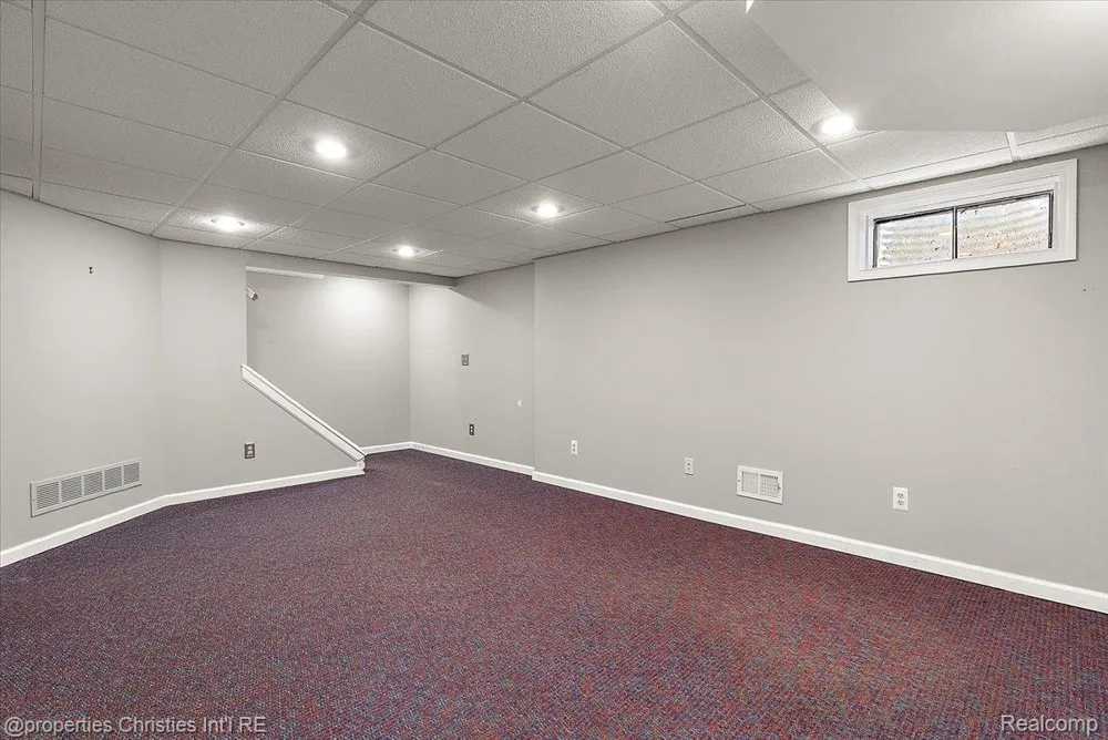 3173 Hidden Ridge Drive Waterford Charter Township, MI 48328
