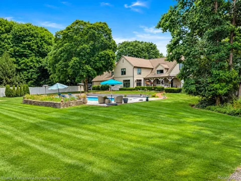1395 Country Club Road