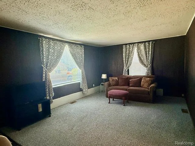 6212 Roberta Street Burton City, MI 48509