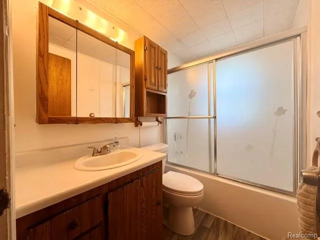 6212 Roberta Street Burton City, MI 48509