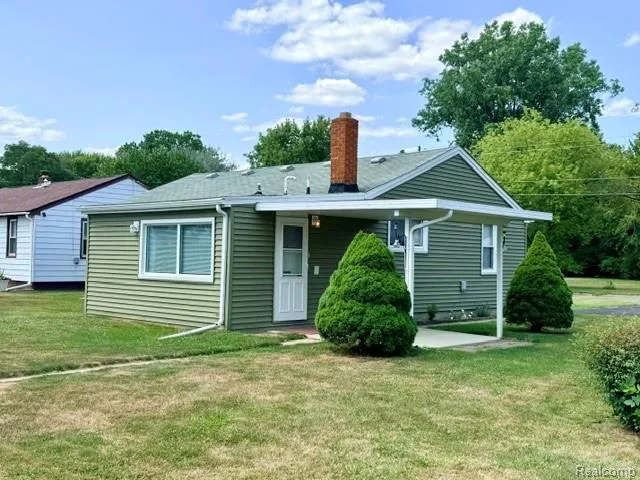 6212 Roberta Street Burton City, MI 48509