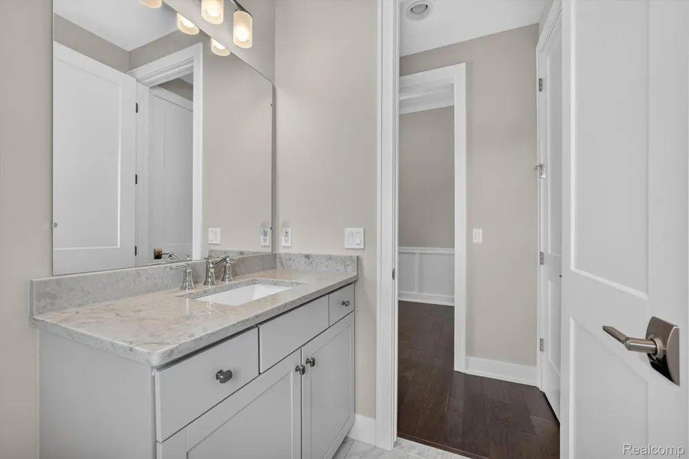 7360 Venturi Drive Washington Township, MI 48094