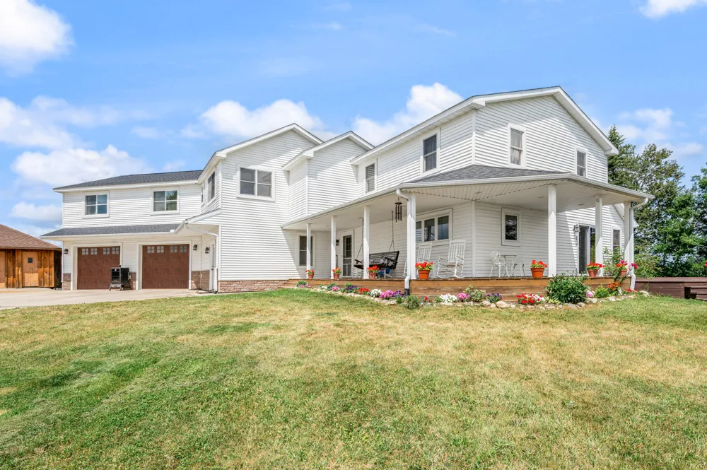 22865 20 Mile Road Burdell Township, MI 49688