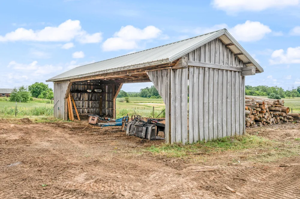 22865 20 Mile Road Burdell Township, MI 49688
