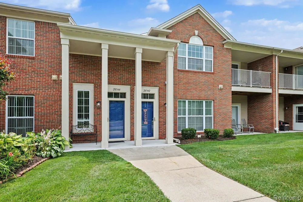 28344 Adler Park Drive S Chesterfield Township, MI 48051