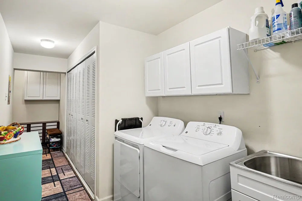 28344 Adler Park Drive S Chesterfield Township, MI 48051