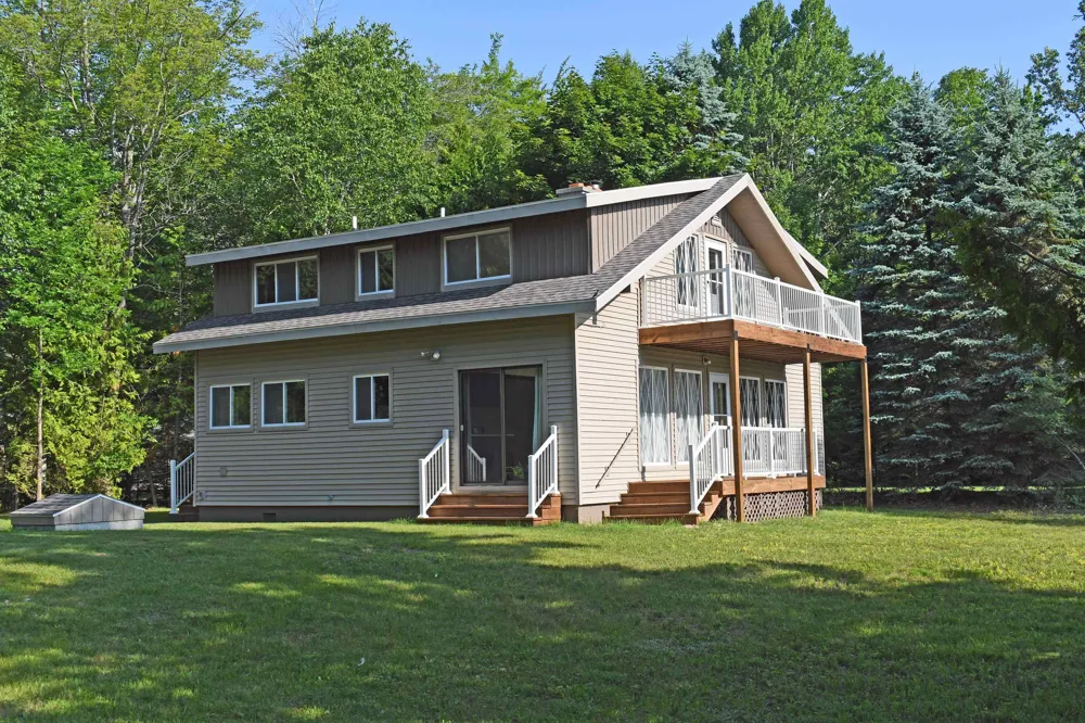 4457 W Cedar Lake Road Greenbush Township, MI 48738