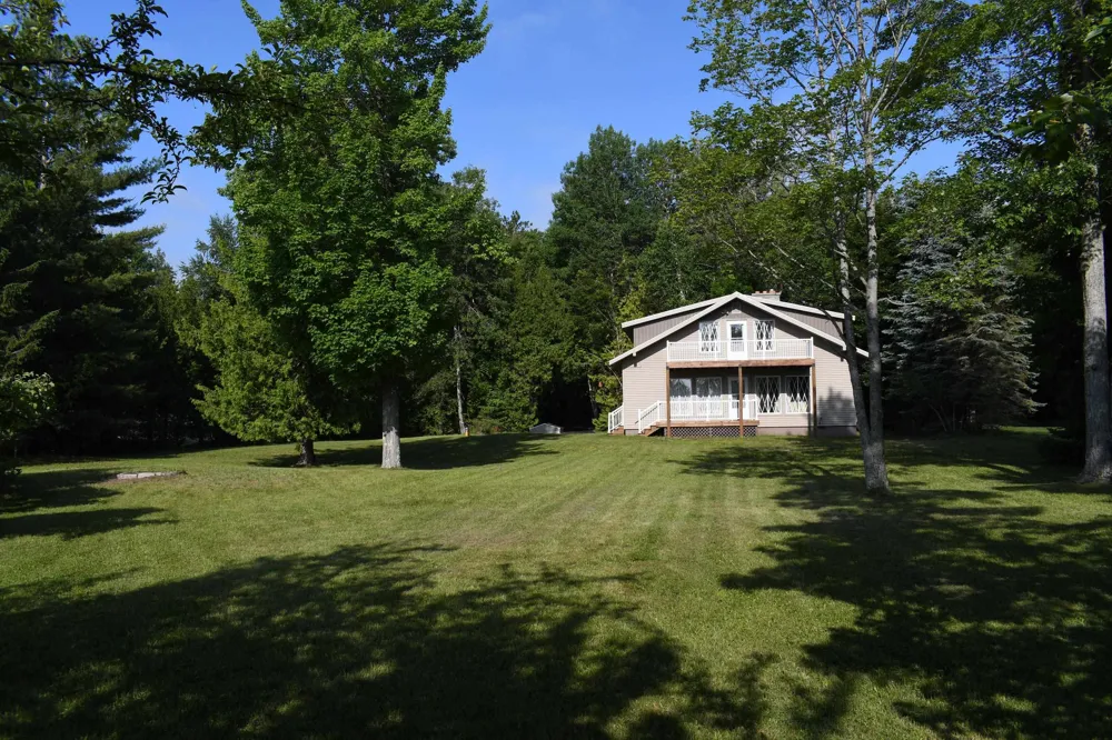 4457 W Cedar Lake Road Greenbush Township, MI 48738