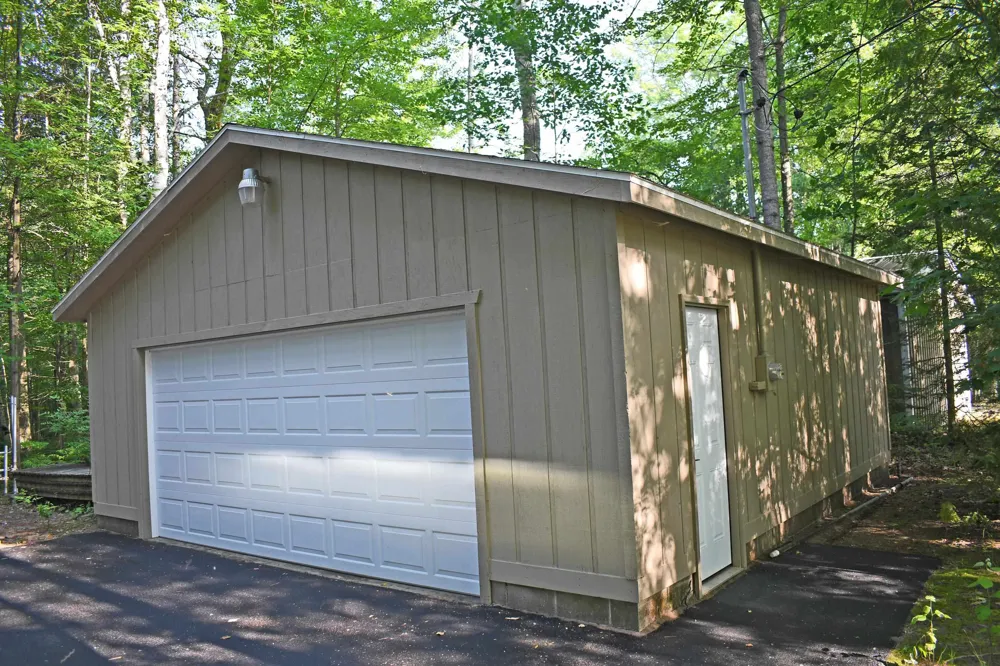 4457 W Cedar Lake Road Greenbush Township, MI 48738
