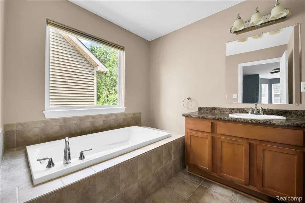 9399 Oakdale Street Clay Township, MI 48001