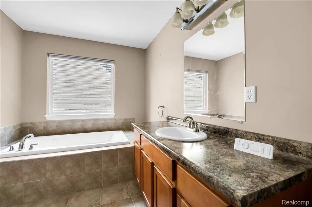 9399 Oakdale Street Clay Township, MI 48001