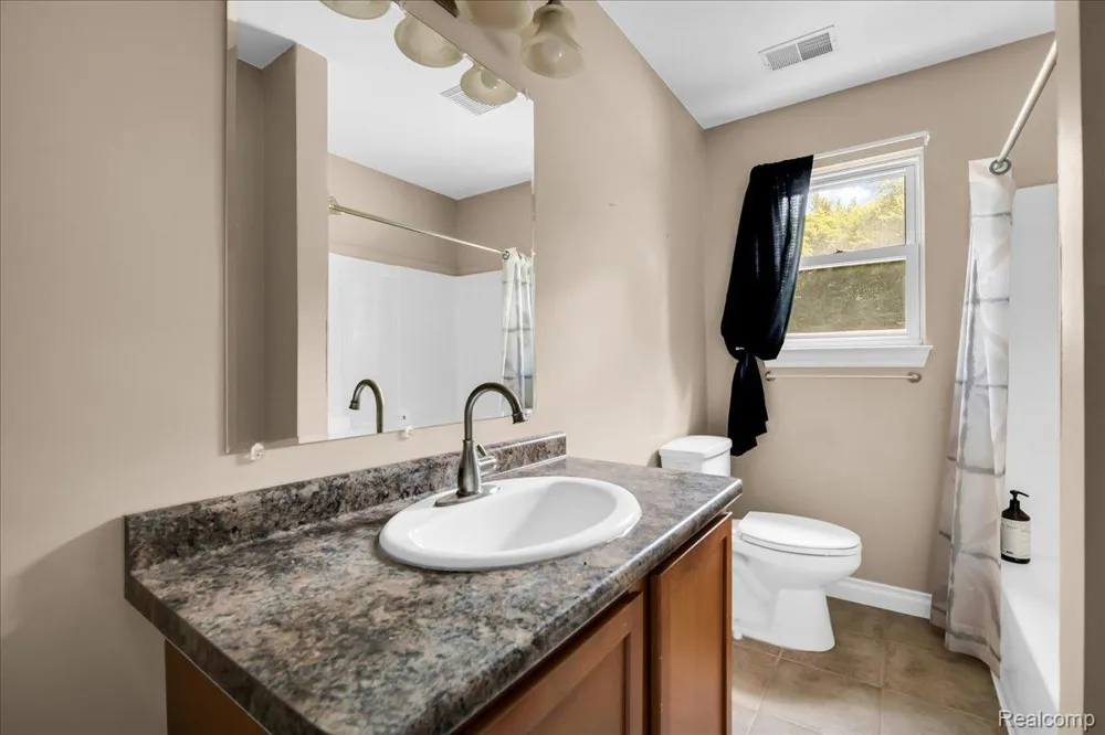 9399 Oakdale Street Clay Township, MI 48001