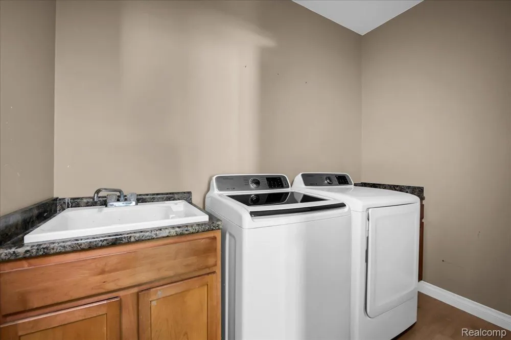 9399 Oakdale Street Clay Township, MI 48001