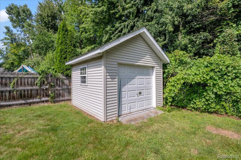 9399 Oakdale Street Clay Township, MI 48001