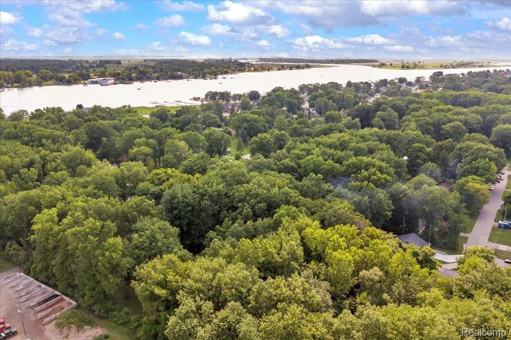 9399 Oakdale Street Clay Township, MI 48001