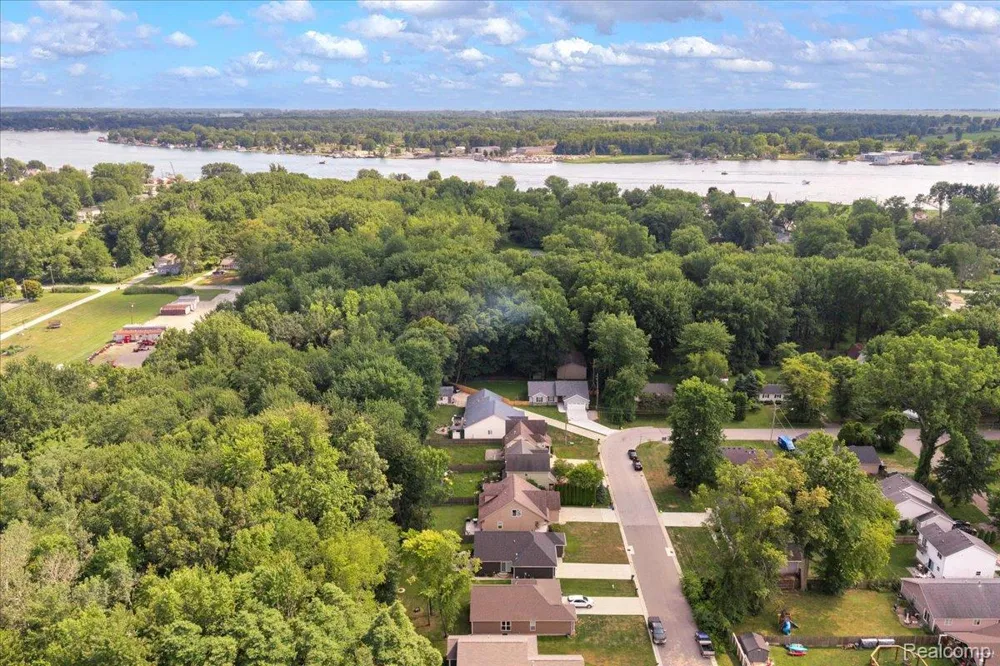 9399 Oakdale Street Clay Township, MI 48001