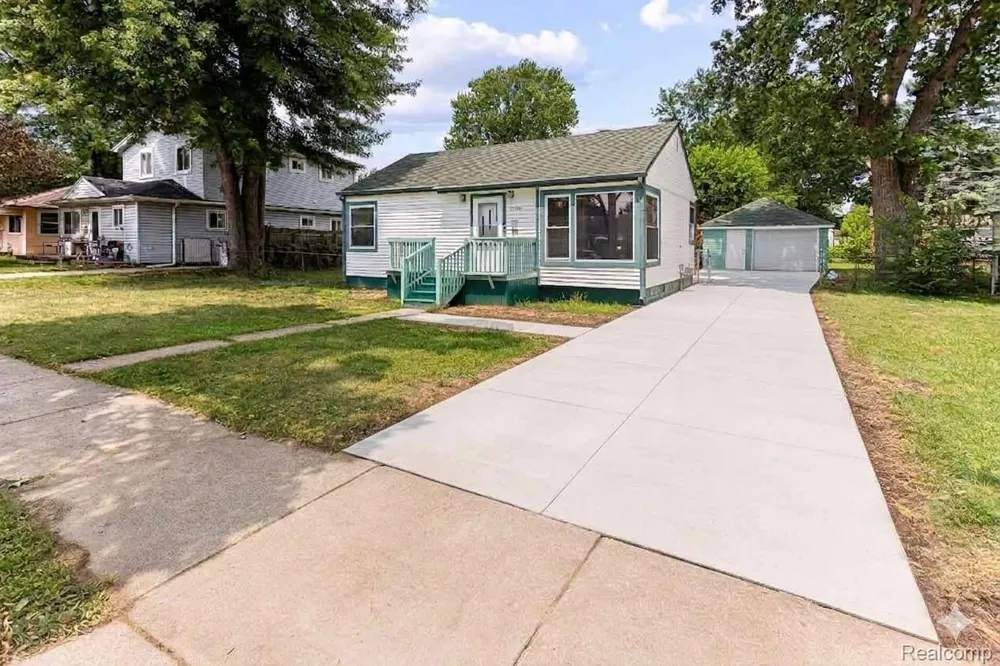 25520 Eton Avenue Dearborn Heights City, MI 48125