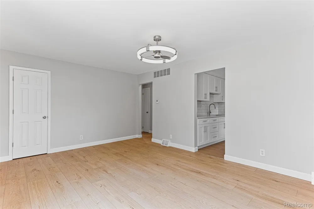 25520 Eton Avenue Dearborn Heights City, MI 48125