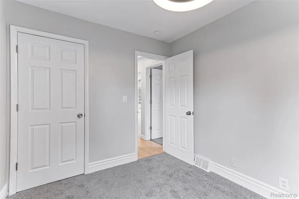 25520 Eton Avenue Dearborn Heights City, MI 48125