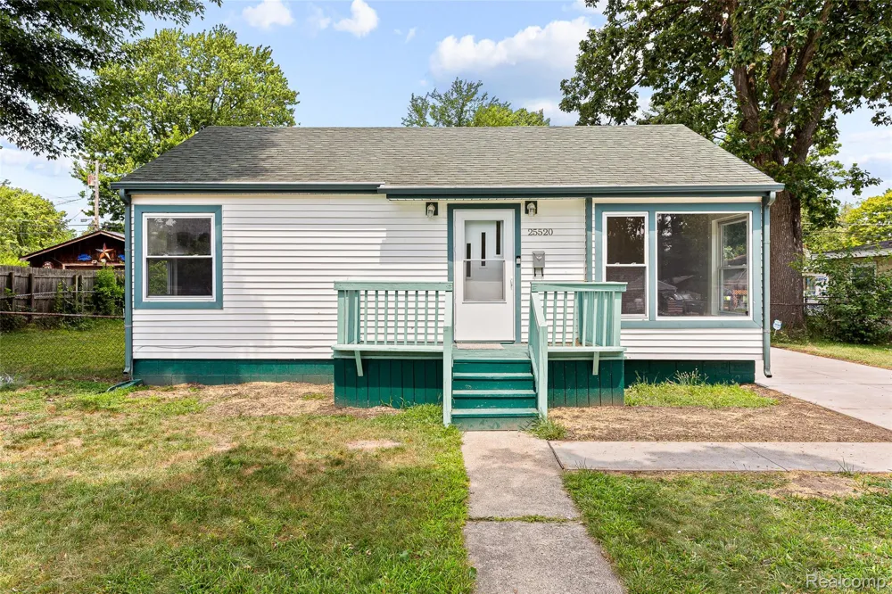 25520 Eton Avenue Dearborn Heights City, MI 48125