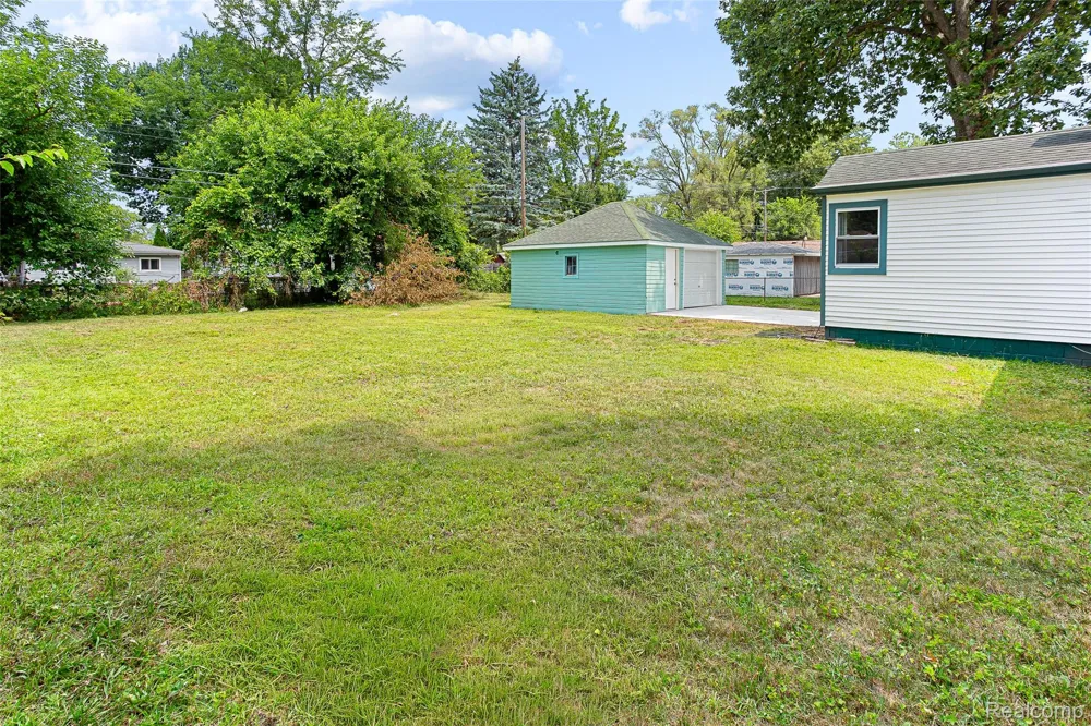 25520 Eton Avenue Dearborn Heights City, MI 48125