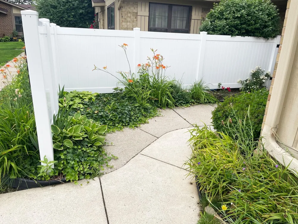 2684 Roundtree Drive Troy City, MI 48083
